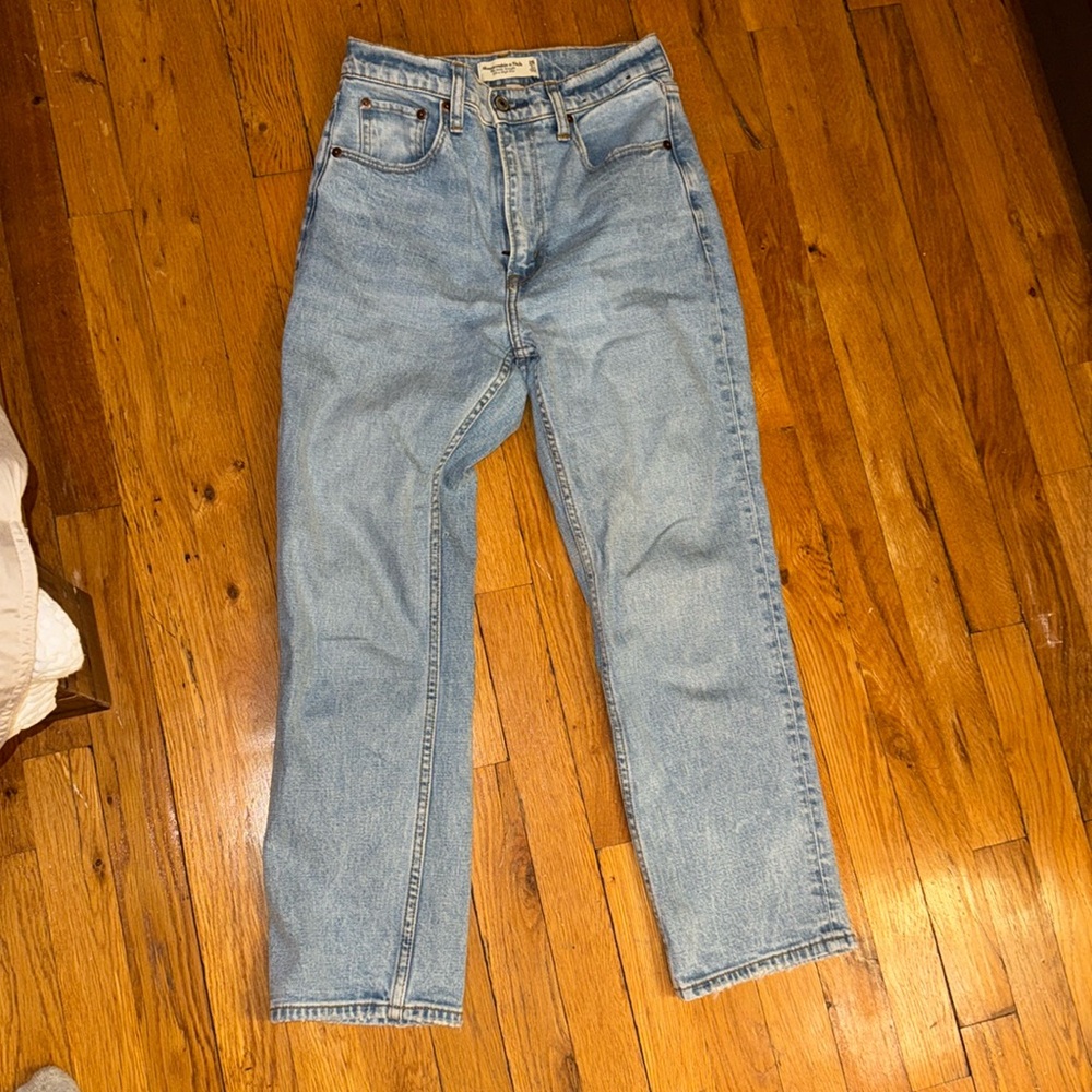 Abercrombie Ankle Straight Ultra High Rise 26 short